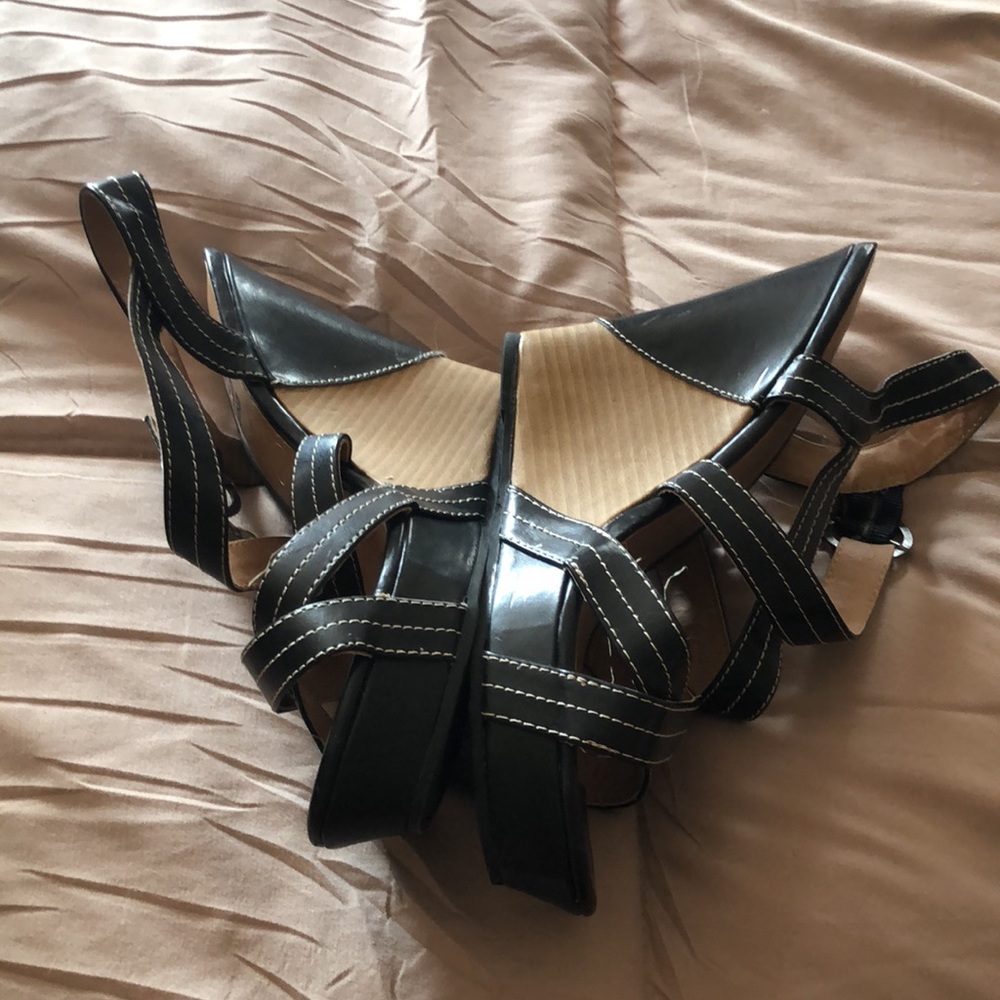 Decree heels - Picture 2 of 3